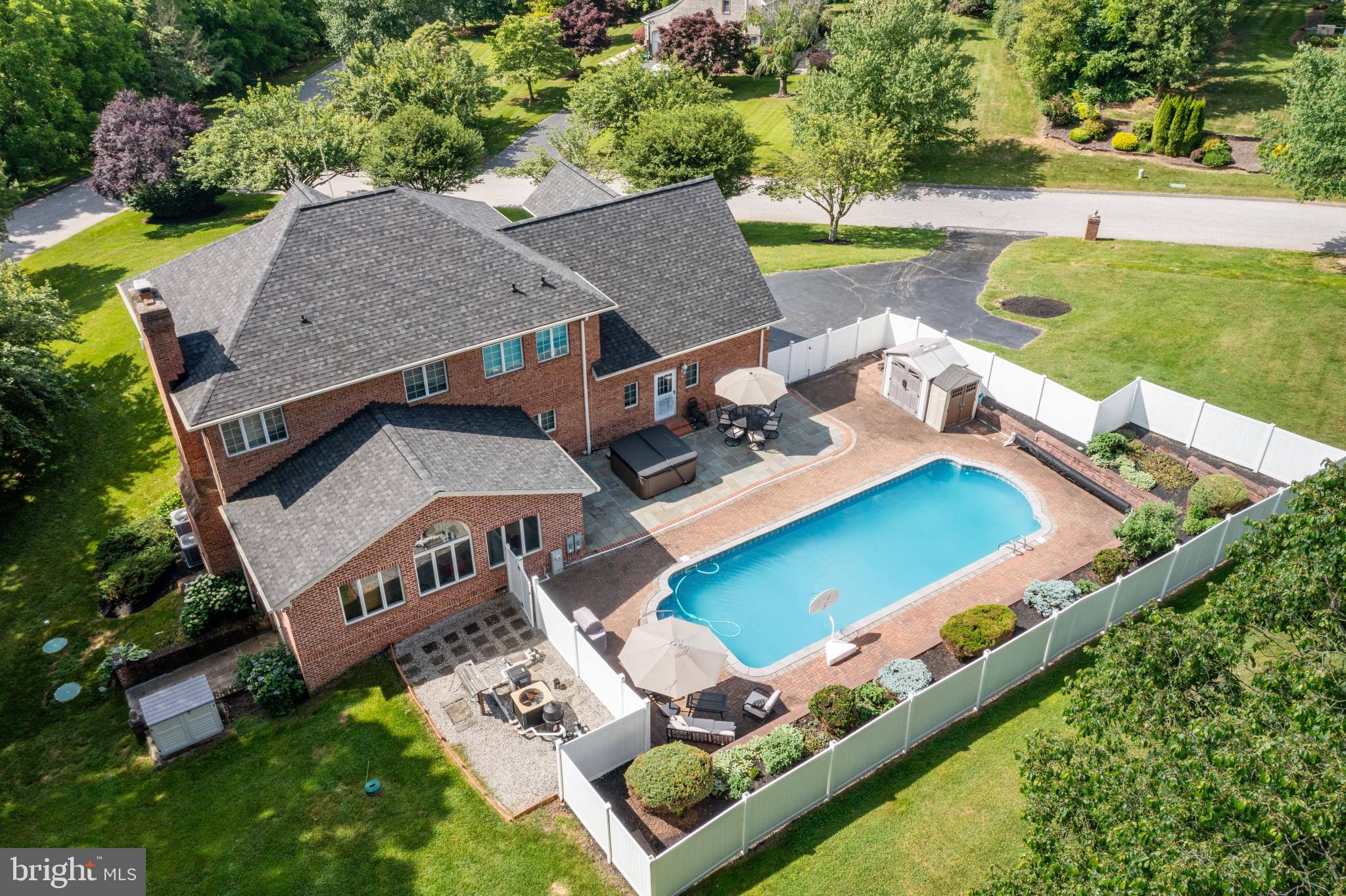 2 DARNEY COURT