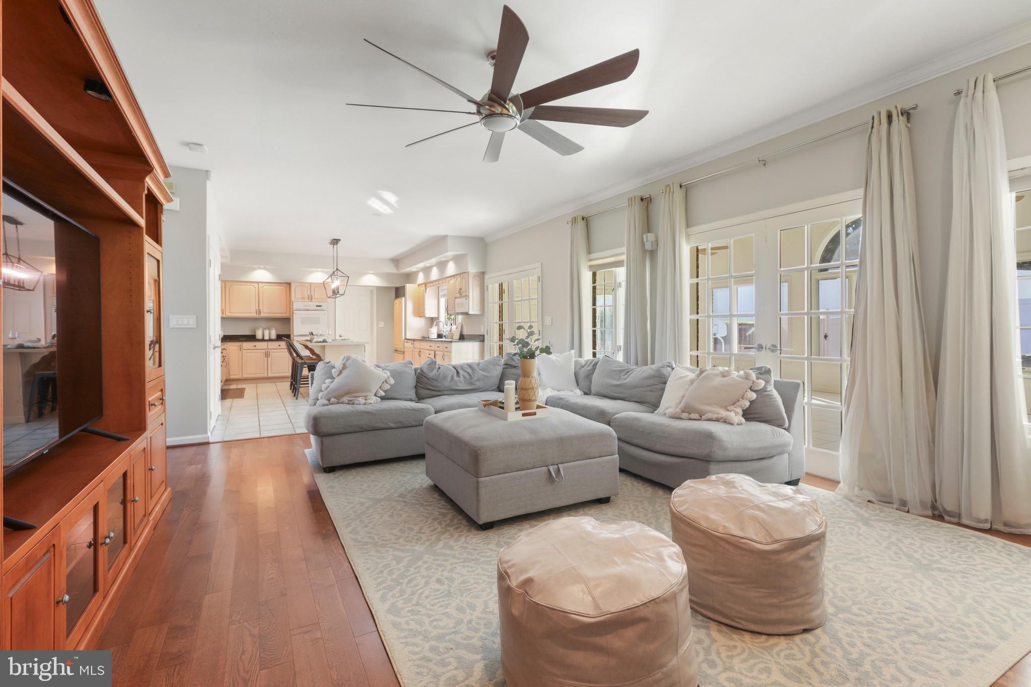 2 DARNEY COURT