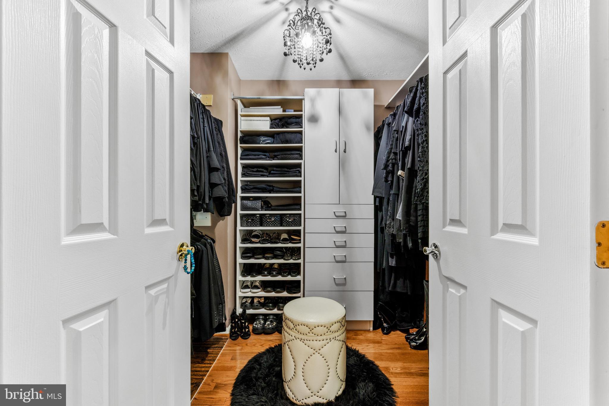 242 RITTERSLEA COURT