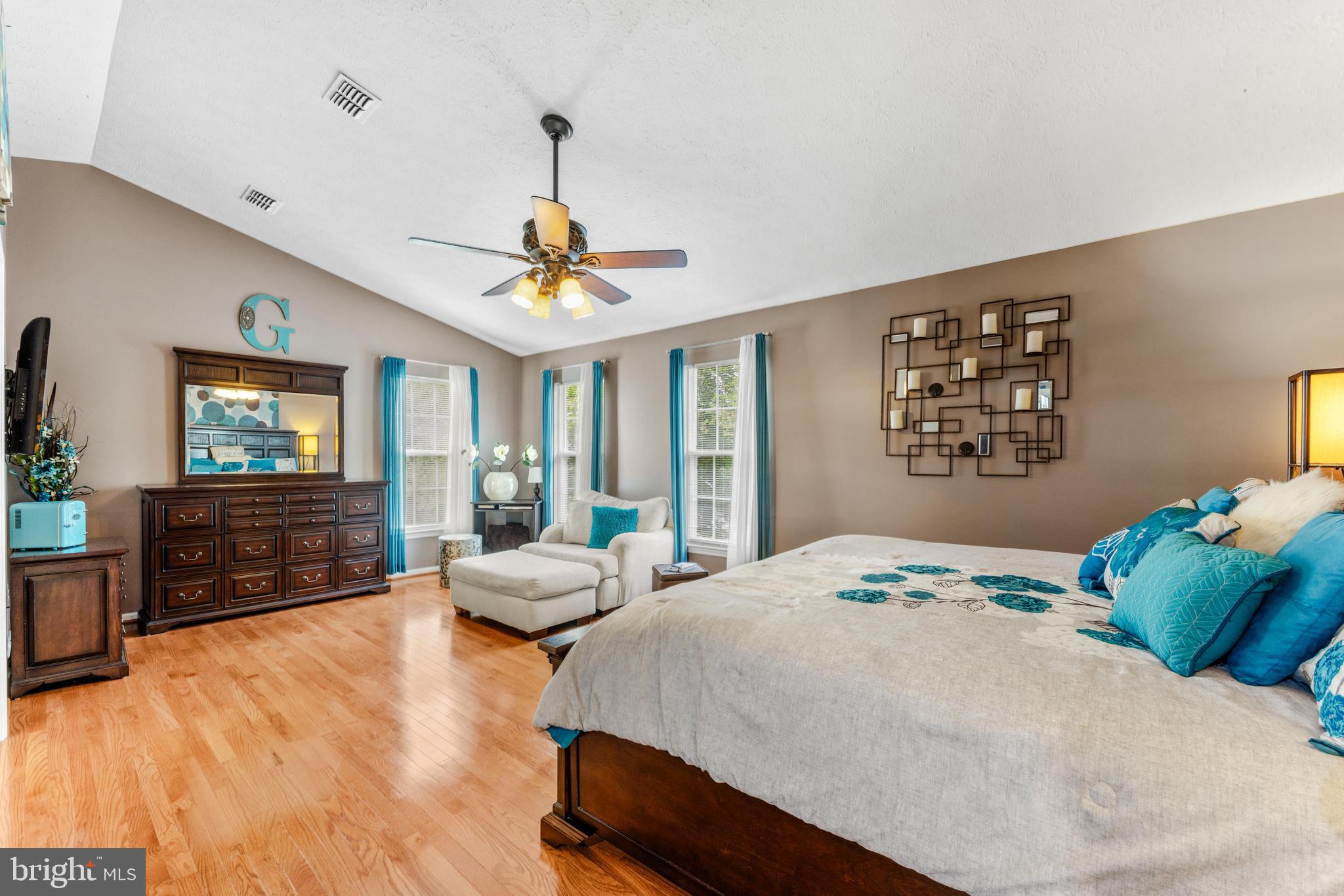 242 RITTERSLEA COURT