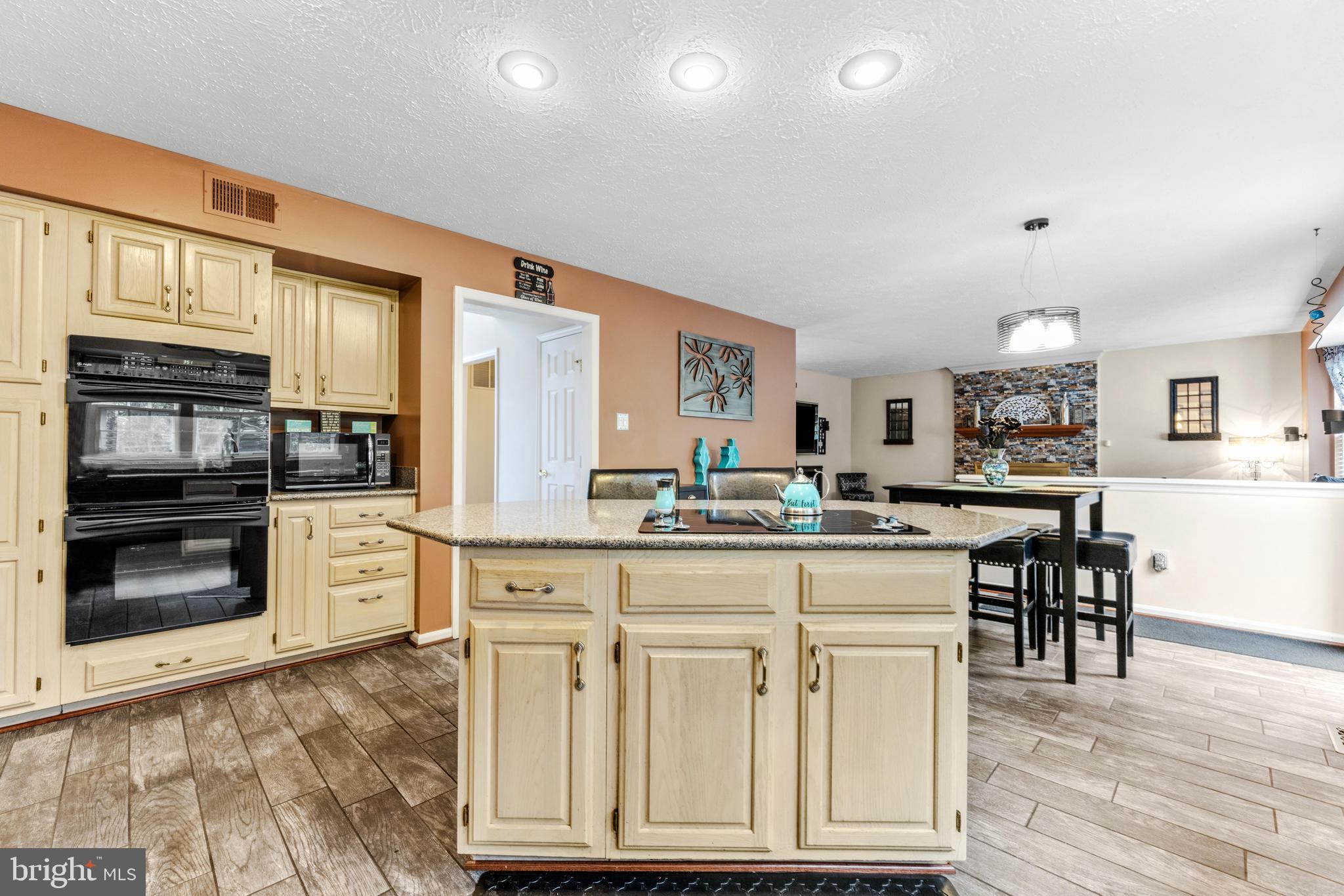 242 RITTERSLEA COURT