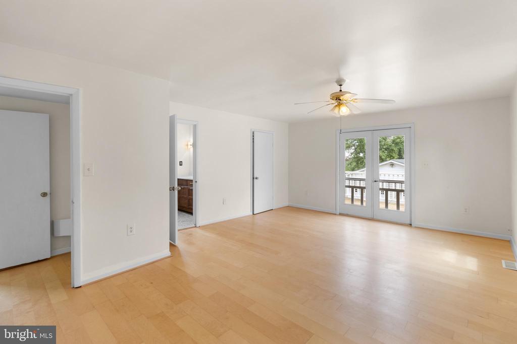 1504 TAYLOR AVENUE