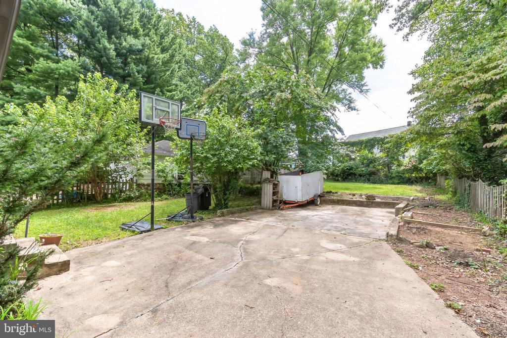 2413 BIRCH DRIVE