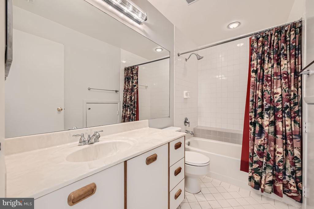 2105 WOODBOX LANE C 2105C