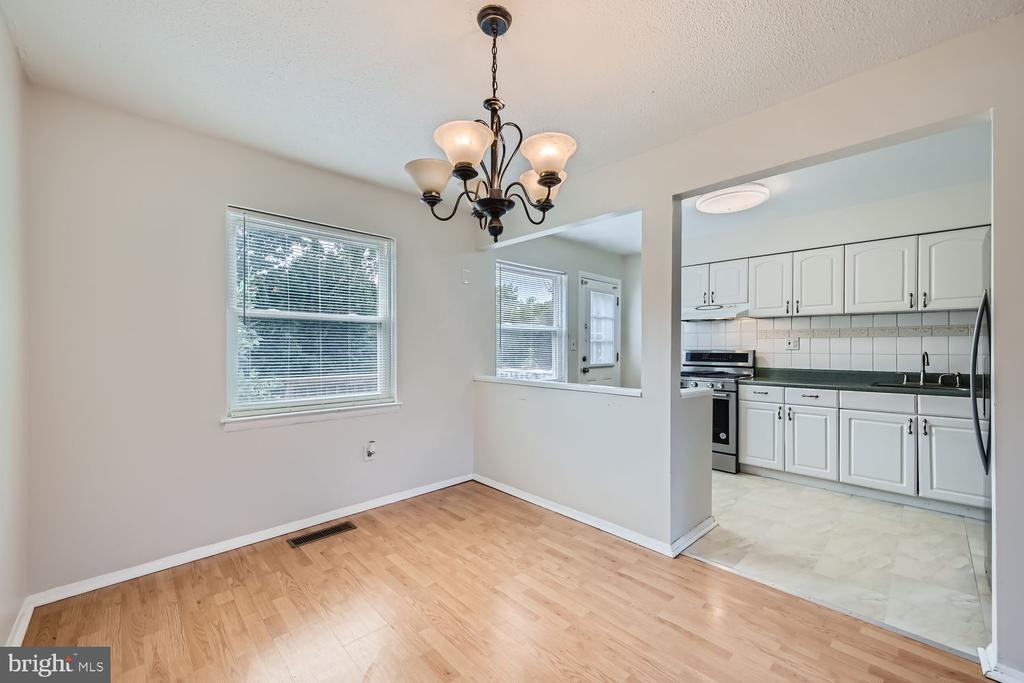 726 SEAWALL ROAD