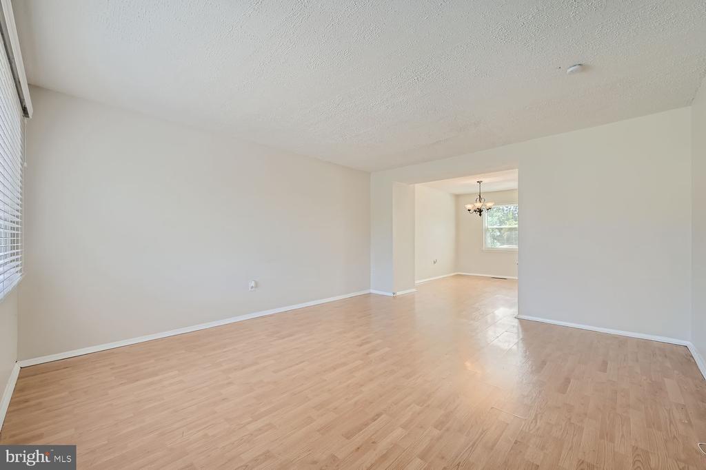 726 SEAWALL ROAD