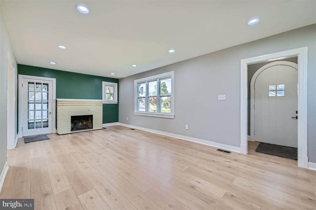 1 GLENMORE AVENUE A
