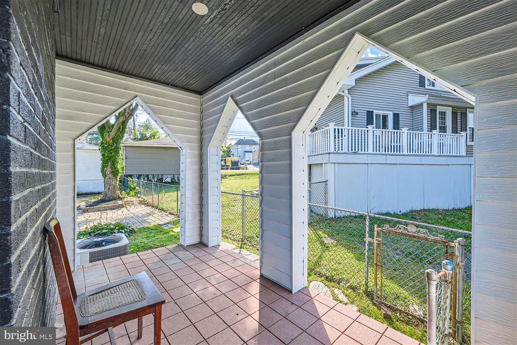 1 GLENMORE AVENUE A