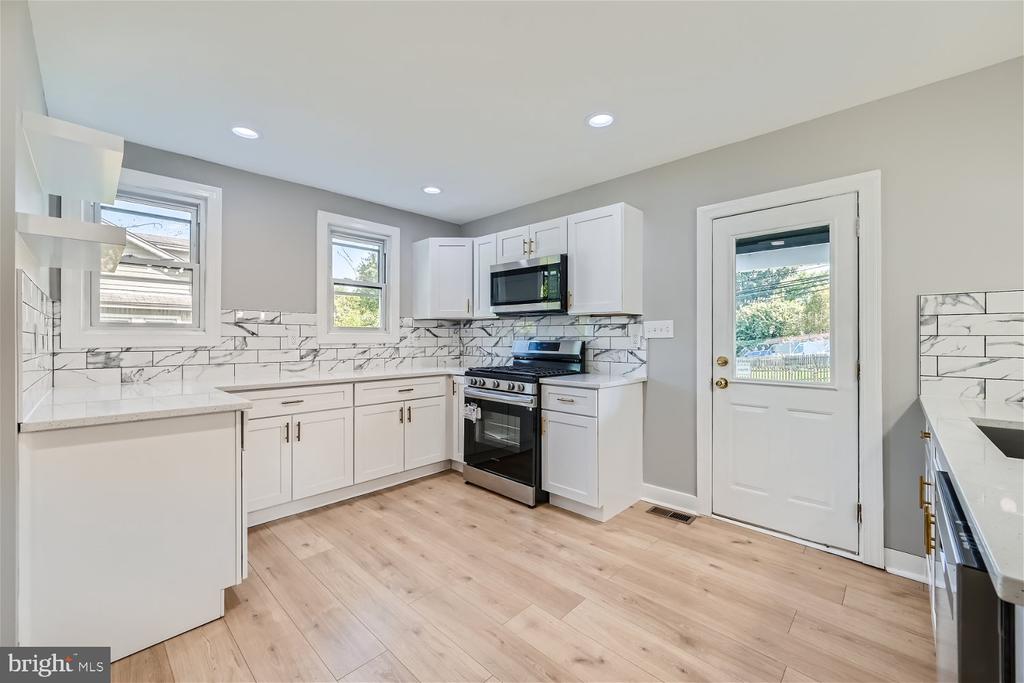 1 GLENMORE AVENUE A