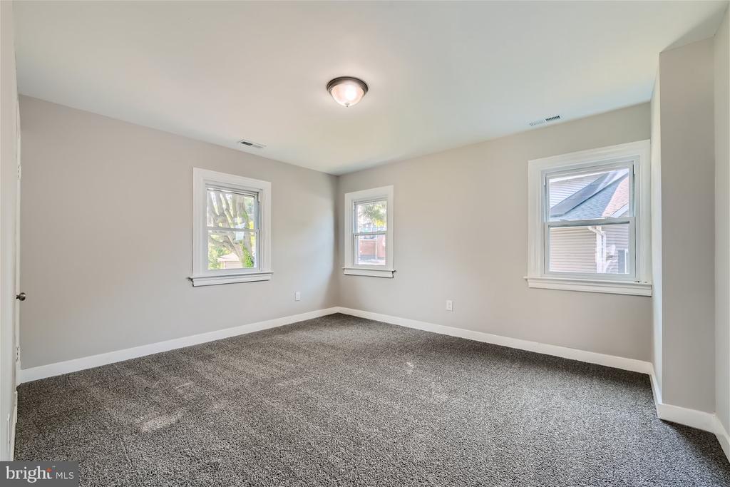 1 GLENMORE AVENUE A