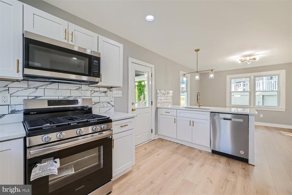 1 GLENMORE AVENUE A