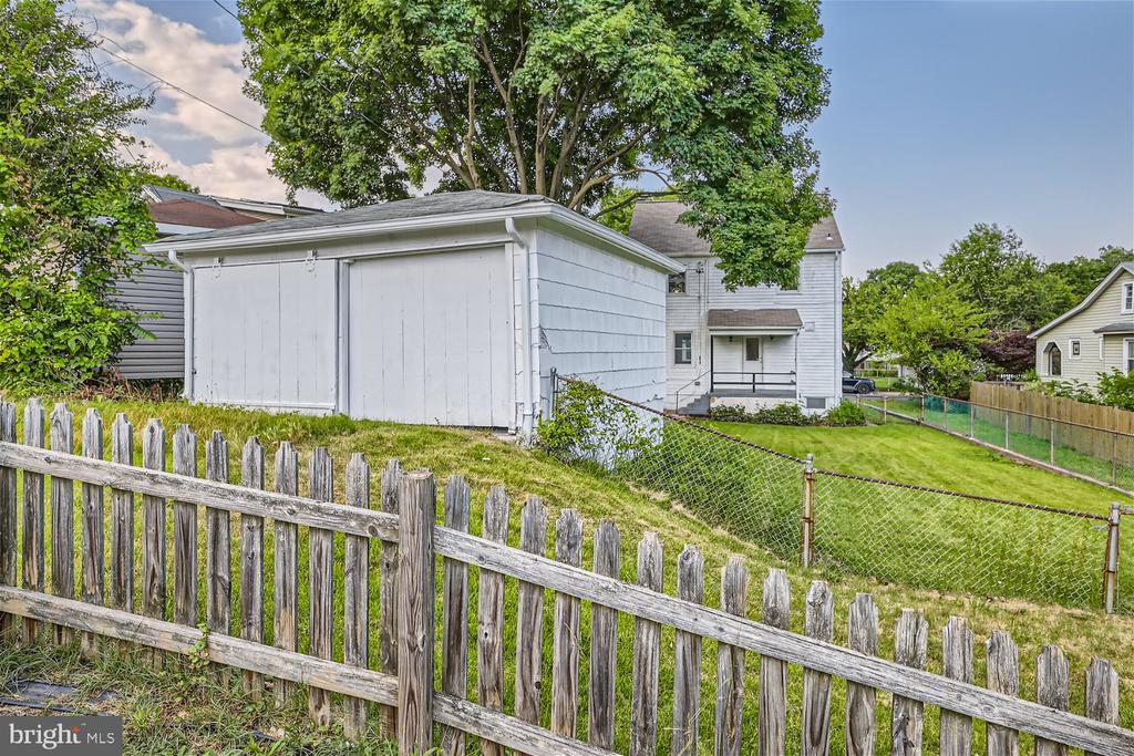1 GLENMORE AVENUE A