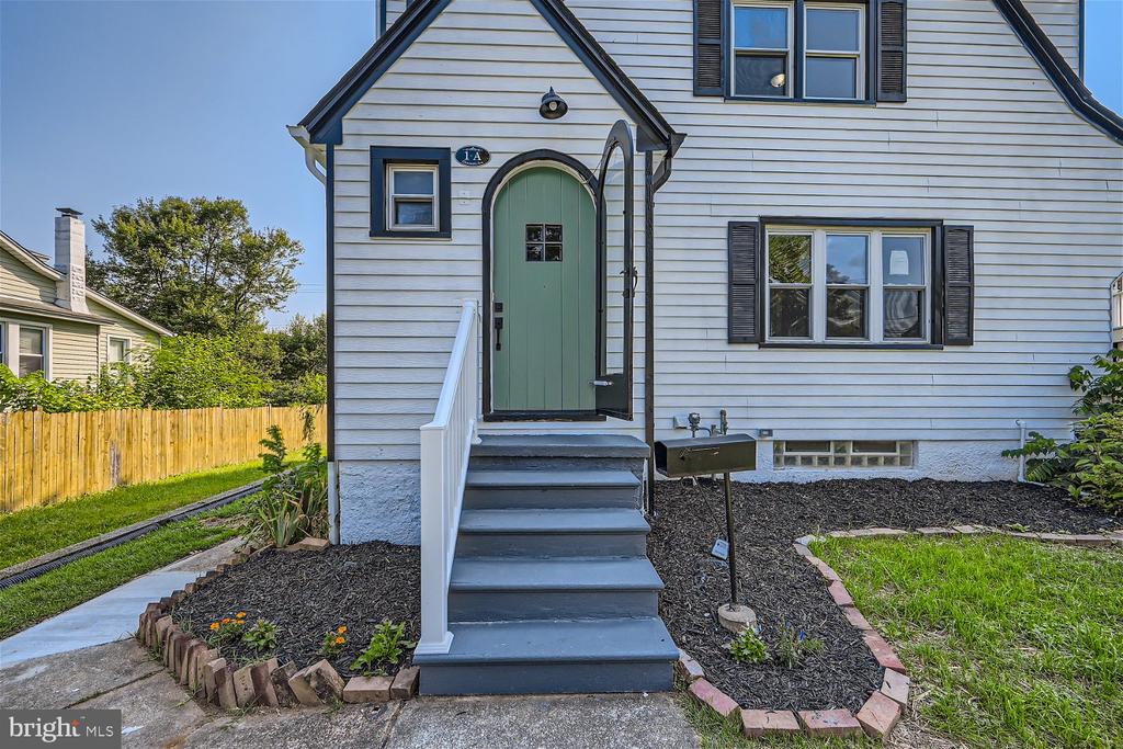 1 GLENMORE AVENUE A