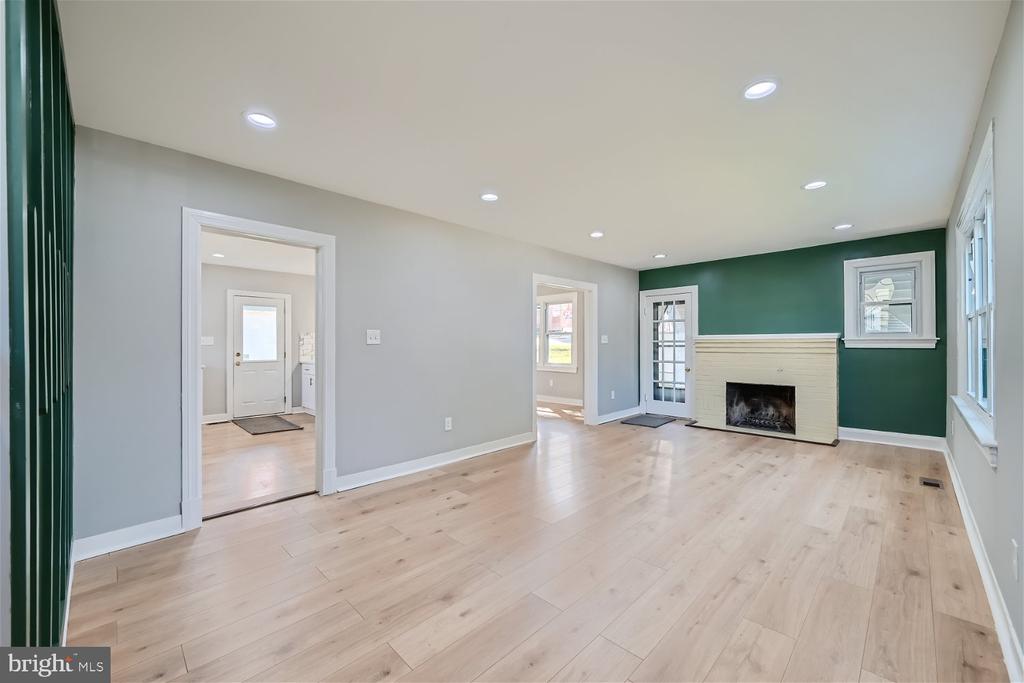 1 GLENMORE AVENUE A