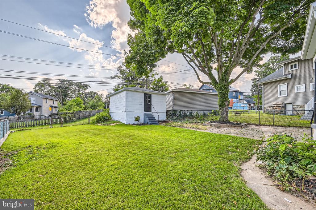 1 GLENMORE AVENUE A