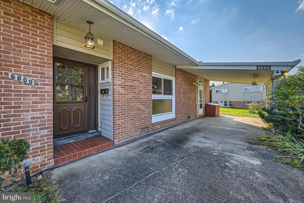 6800 DIANA COURT