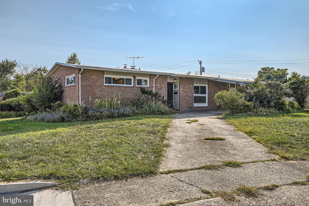 6800 DIANA COURT