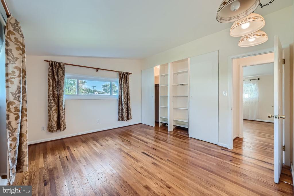 6800 DIANA COURT