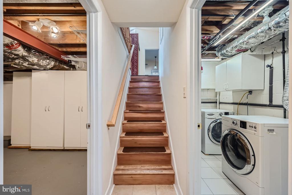6800 DIANA COURT