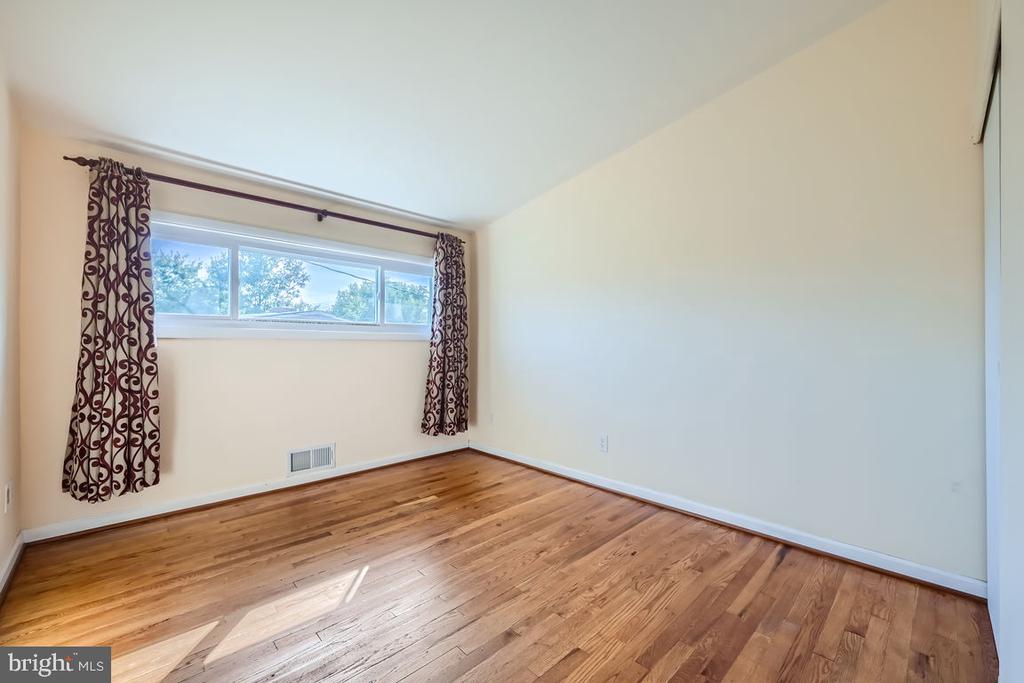 6800 DIANA COURT