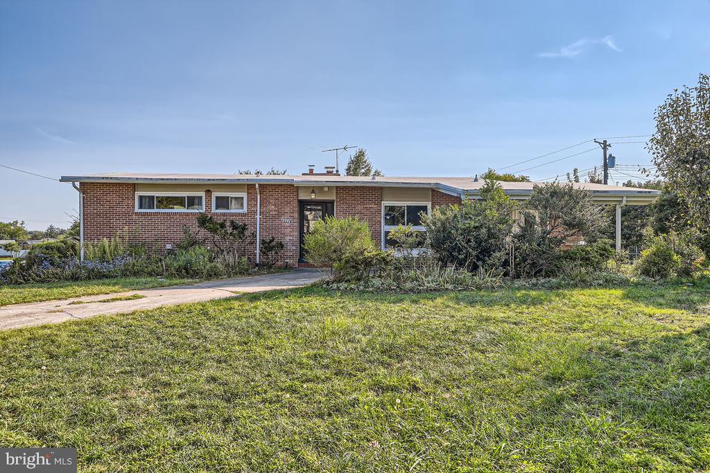 6800 DIANA COURT