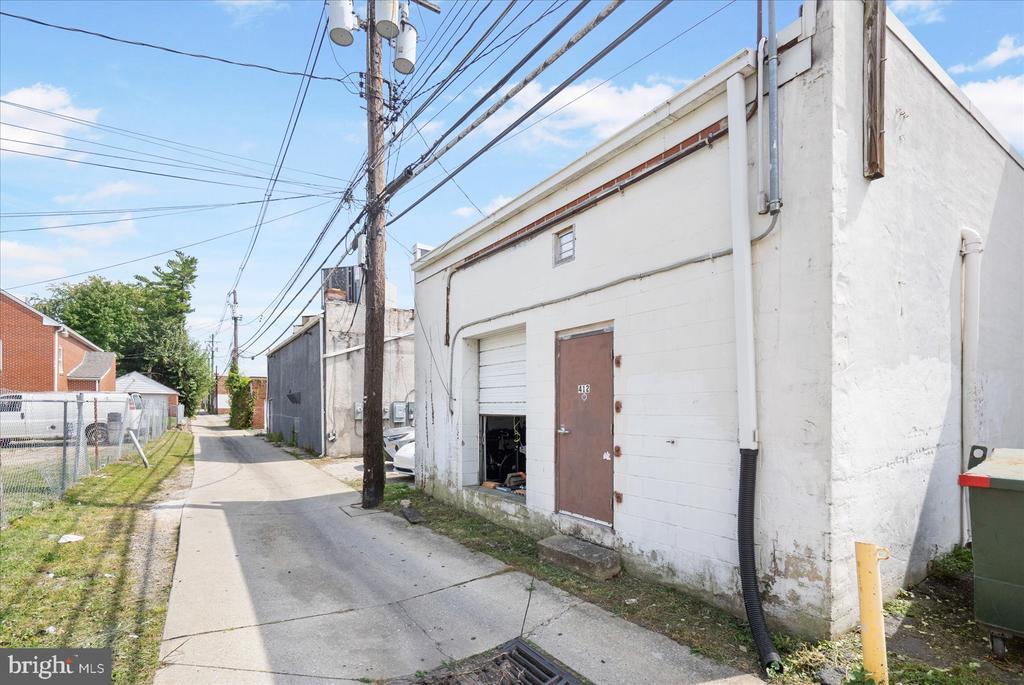 412 EASTERN BOULEVARD