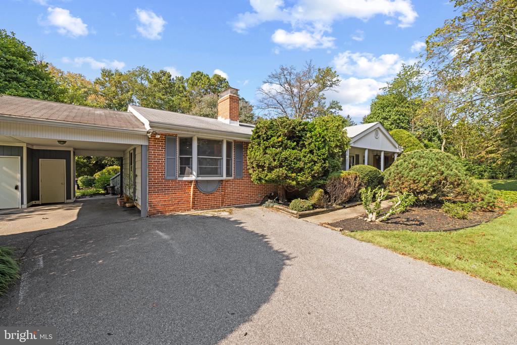 104 SUNNYDALE WAY