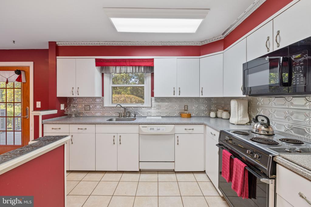 104 SUNNYDALE WAY