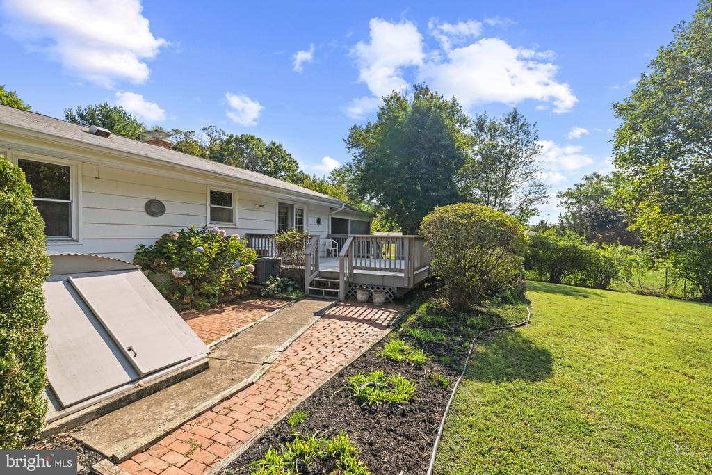 104 SUNNYDALE WAY