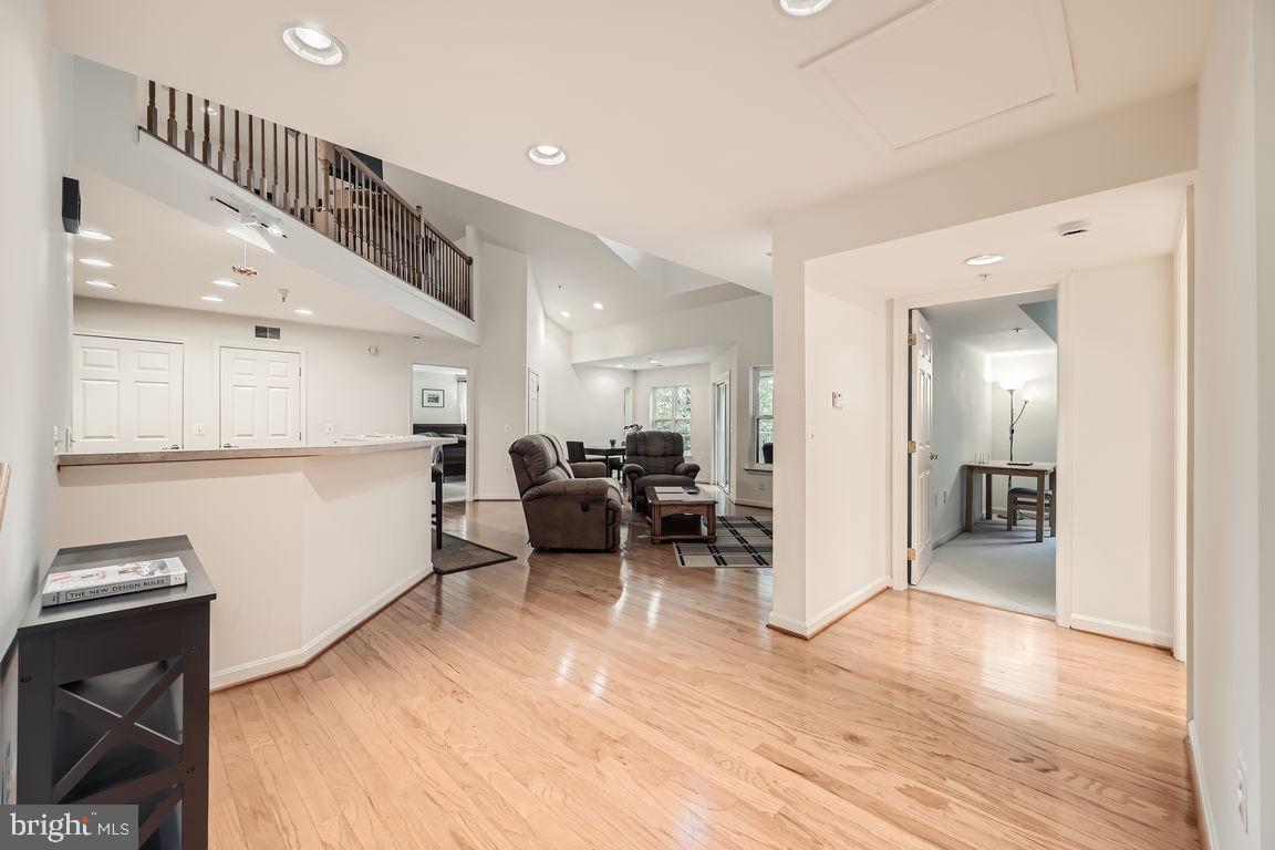 302 WYNDHAM CIRCLE 302J