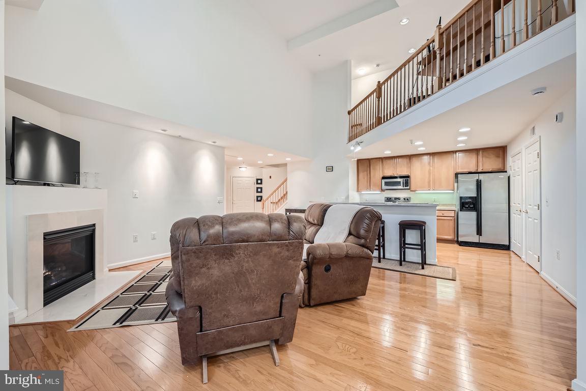 302 WYNDHAM CIRCLE 302J