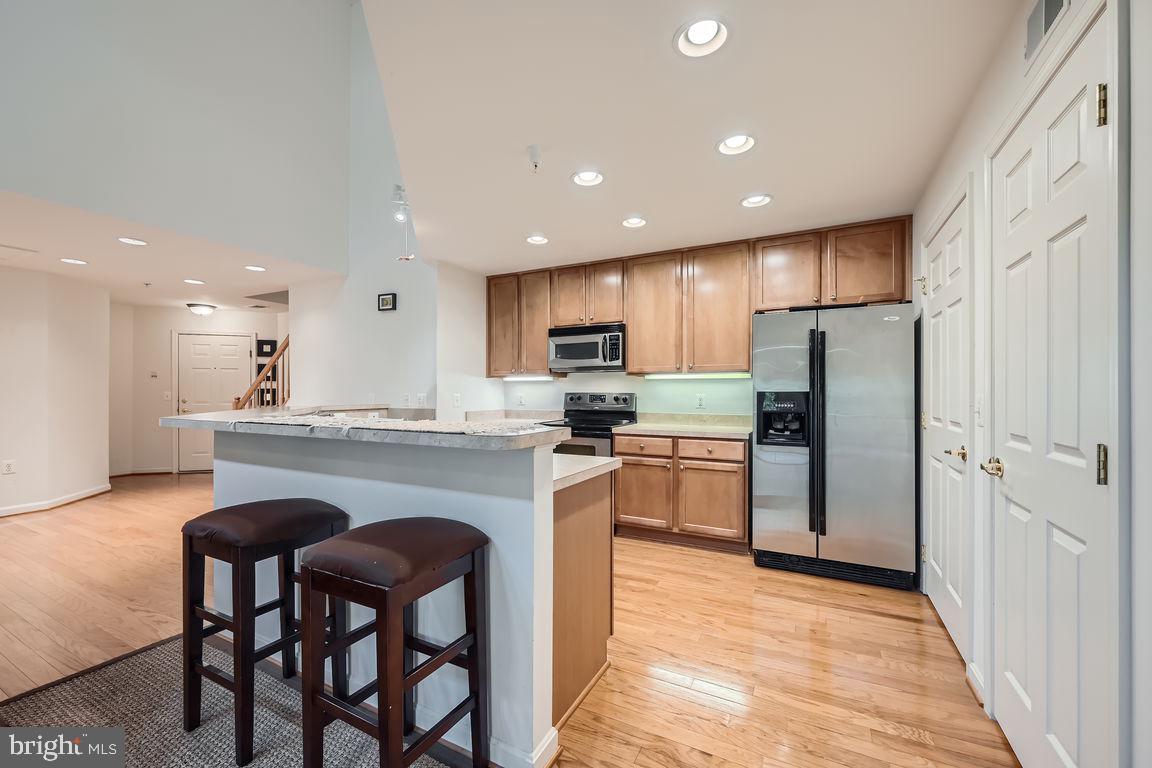 302 WYNDHAM CIRCLE 302J