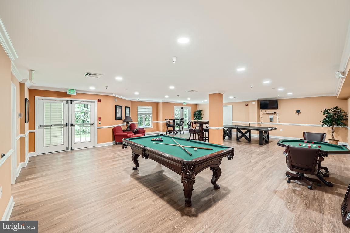 302 WYNDHAM CIRCLE 302J