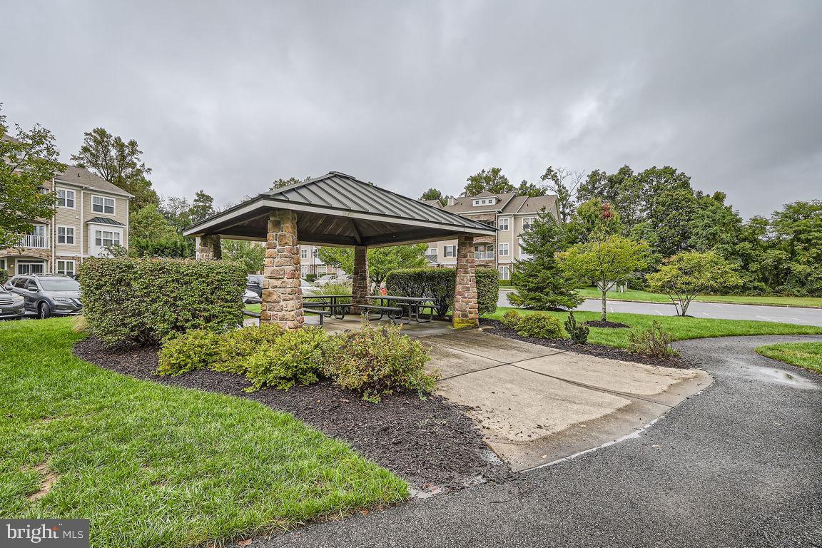 302 WYNDHAM CIRCLE 302J