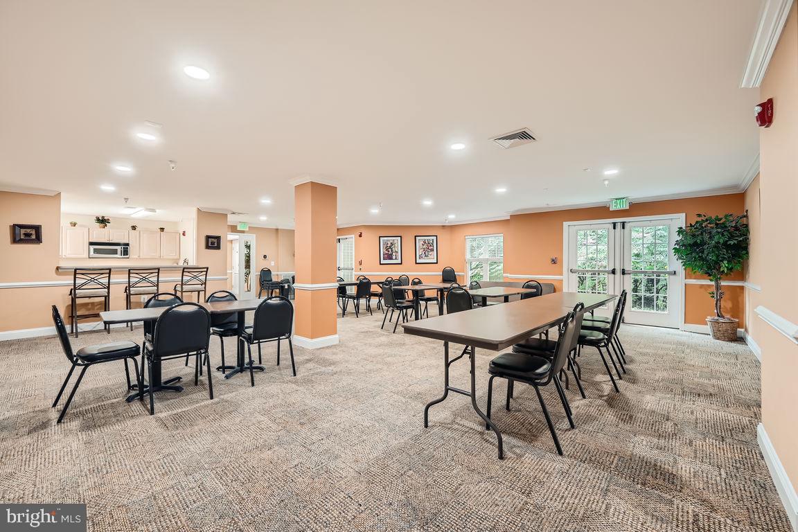 302 WYNDHAM CIRCLE 302J