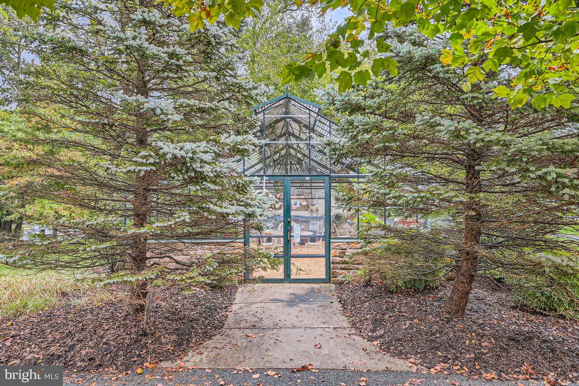 302 WYNDHAM CIRCLE 302J