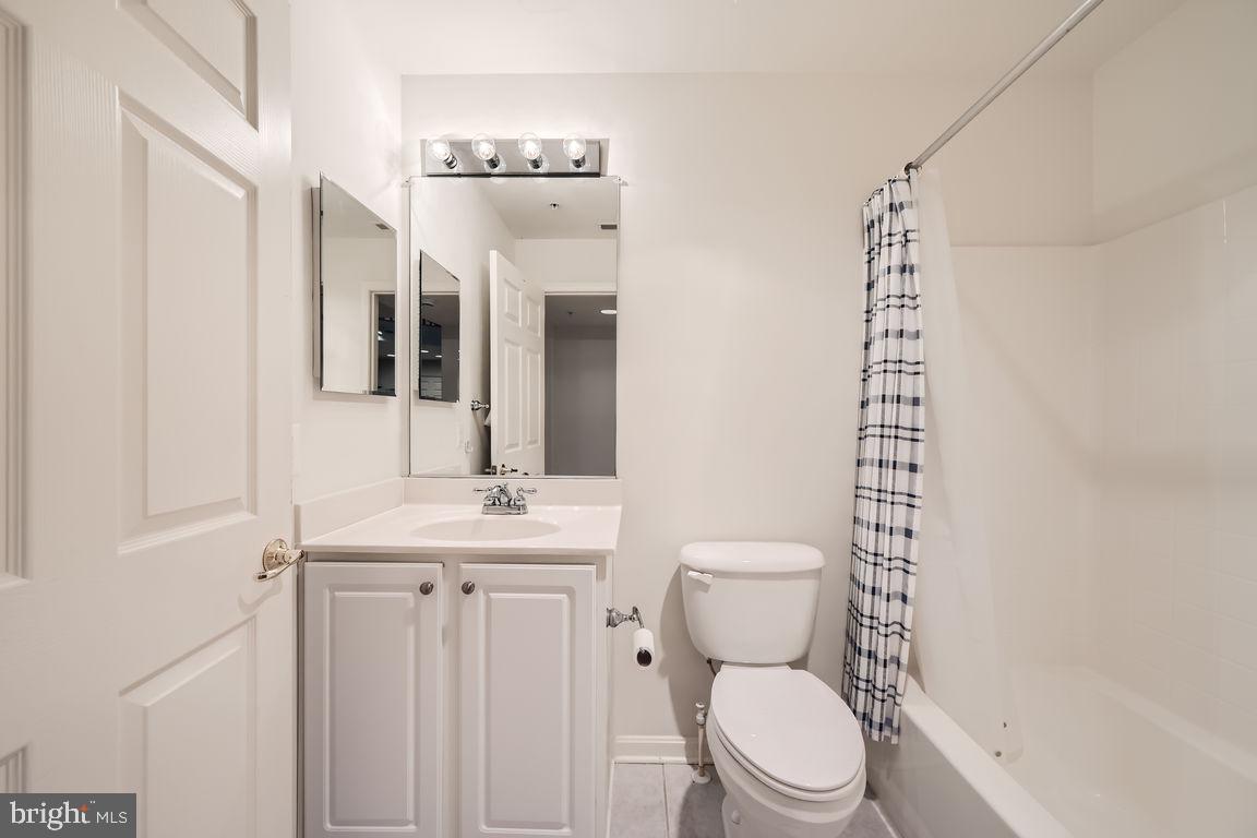 302 WYNDHAM CIRCLE 302J