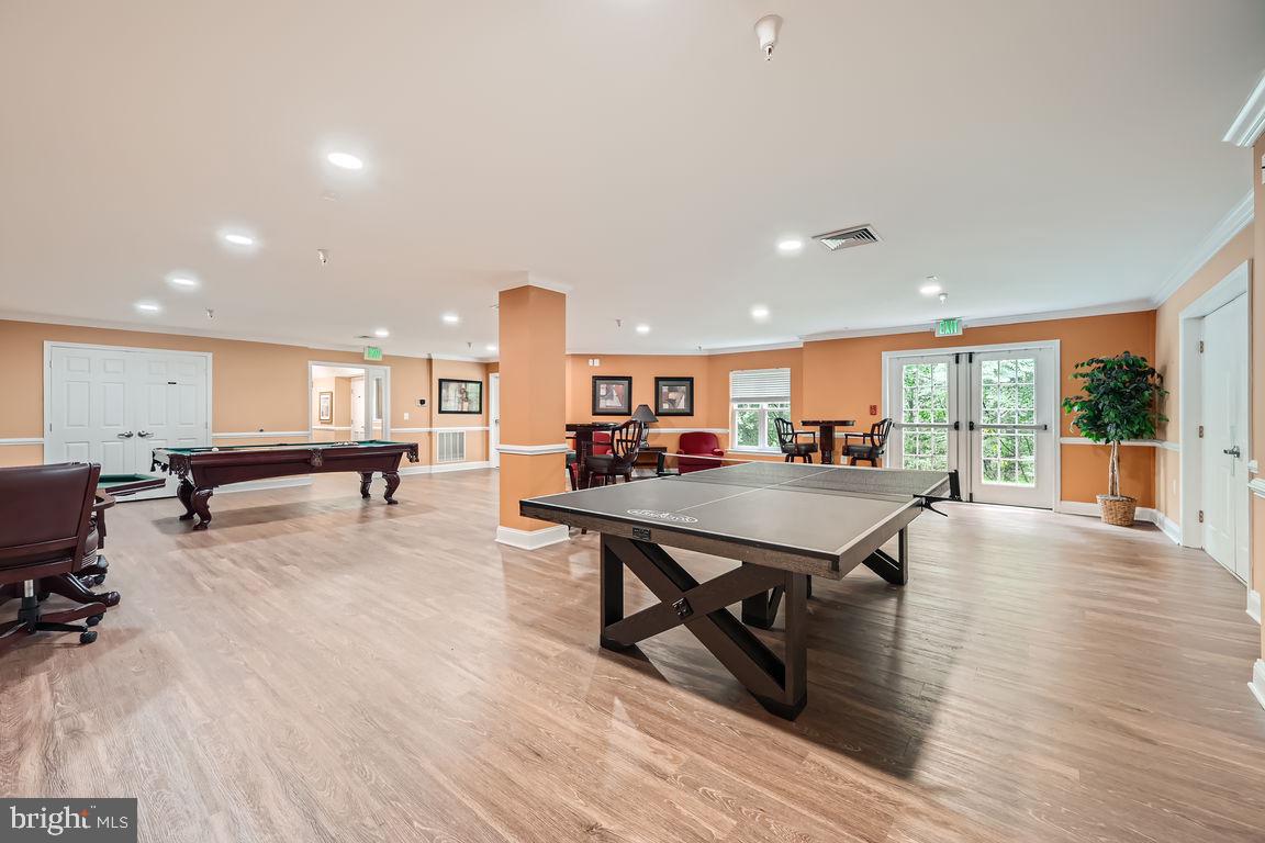 302 WYNDHAM CIRCLE 302J