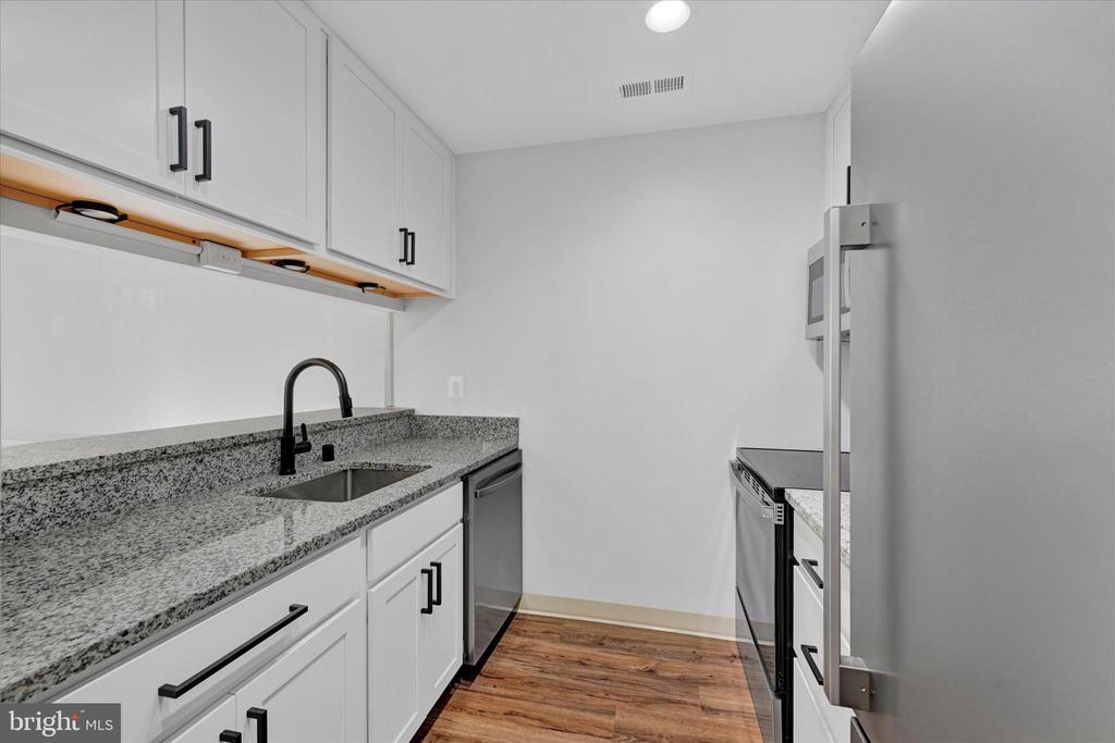 1256 SUGARWOOD CIRCLE 104