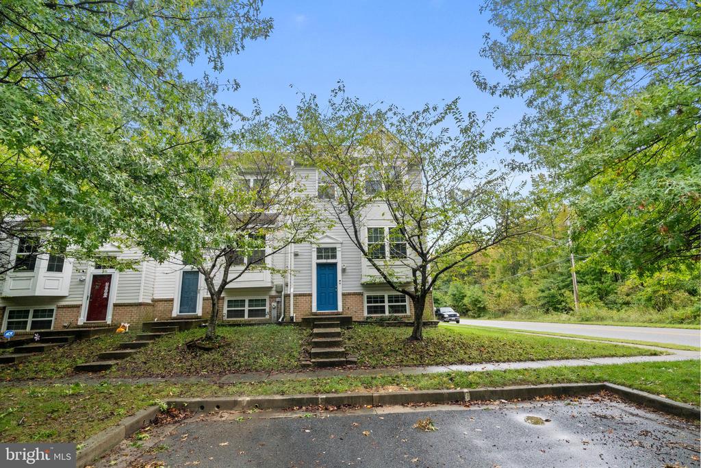 2 CAROB COURT