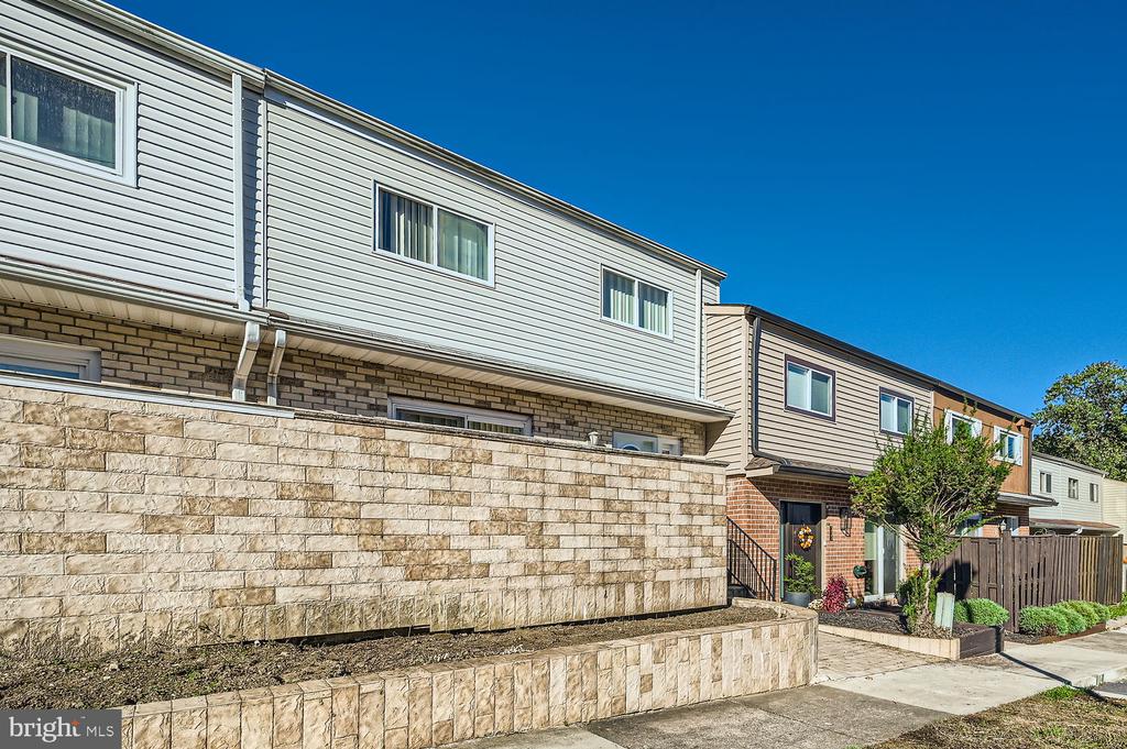 110 WINDBLOWN COURT