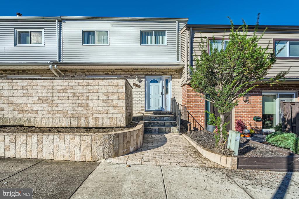 110 WINDBLOWN COURT