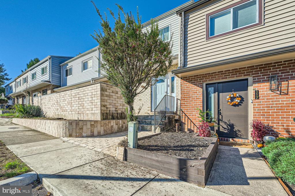 110 WINDBLOWN COURT