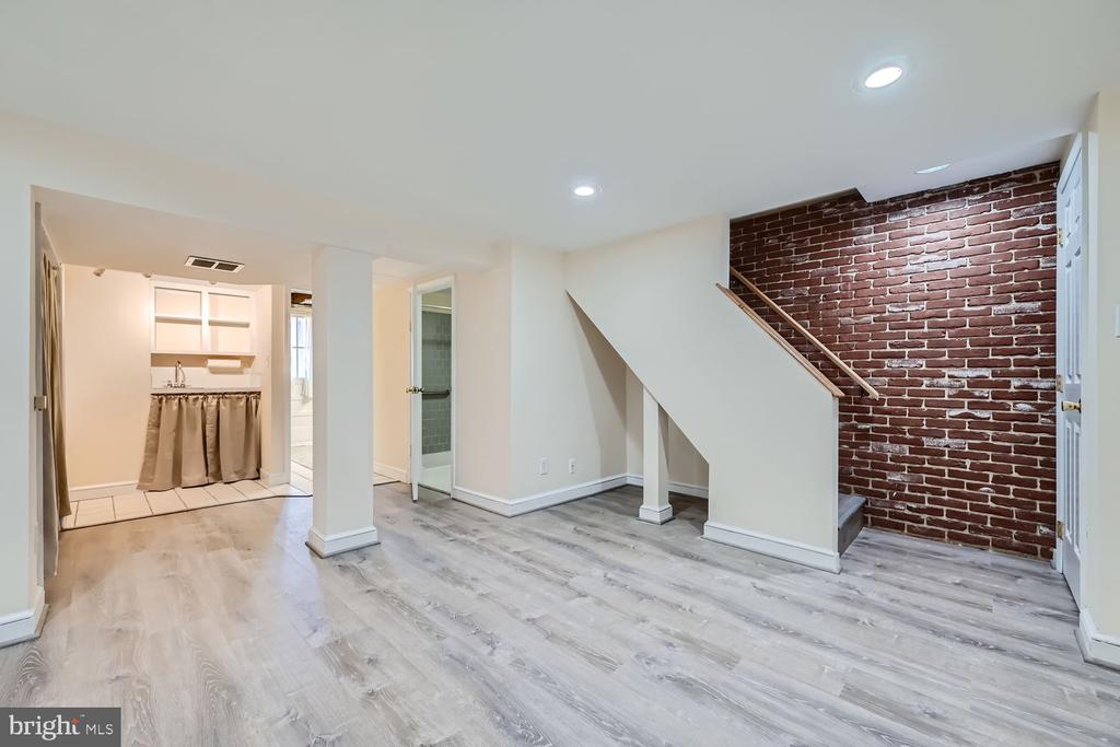 1639 THETFORD ROAD