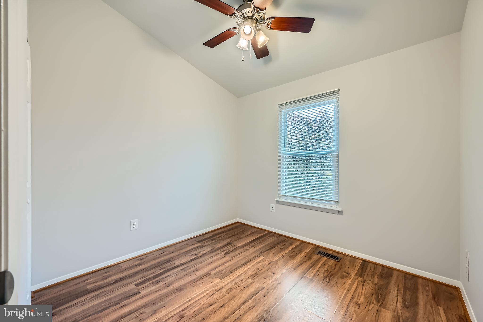 19 HUNTING HORN CIRCLE