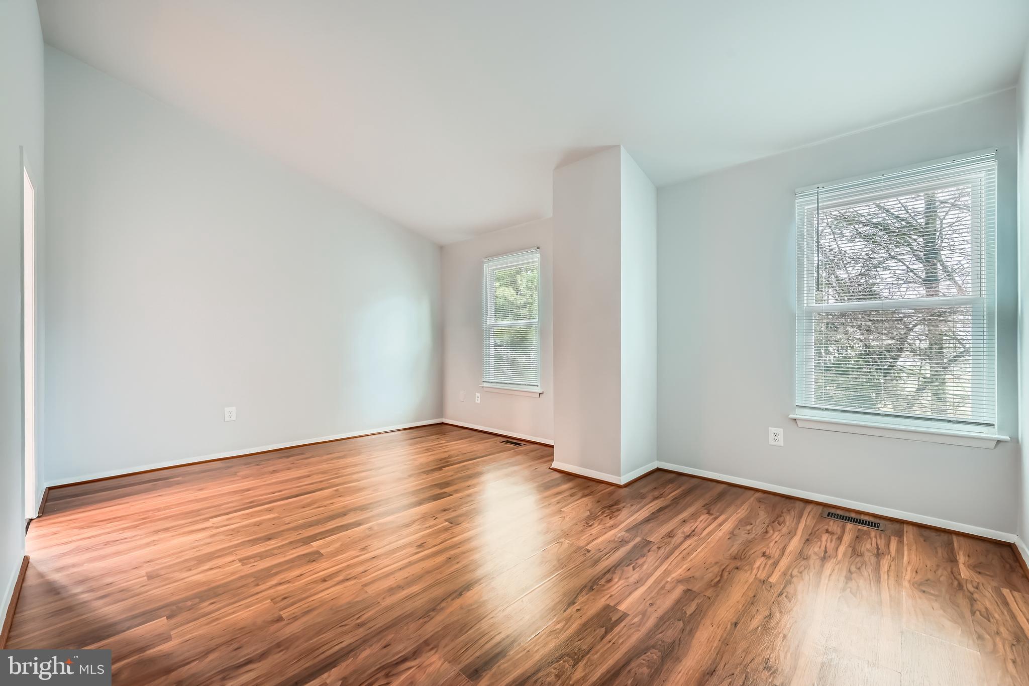 19 HUNTING HORN CIRCLE