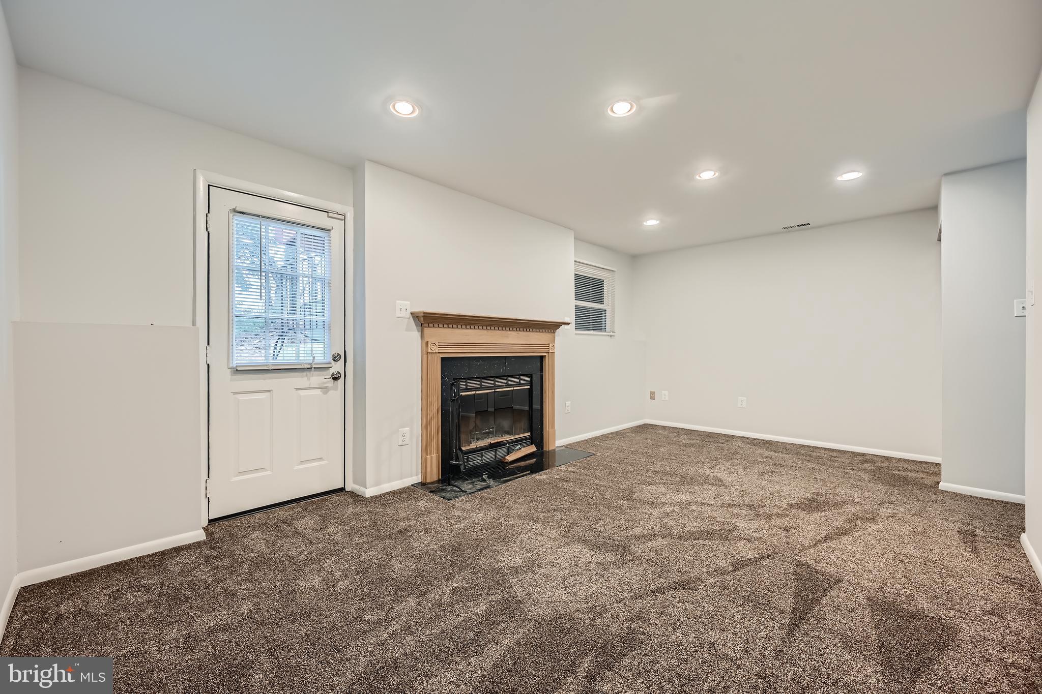 19 HUNTING HORN CIRCLE