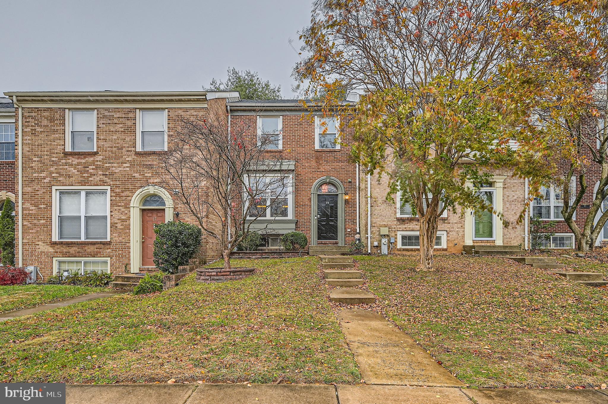 19 HUNTING HORN CIRCLE