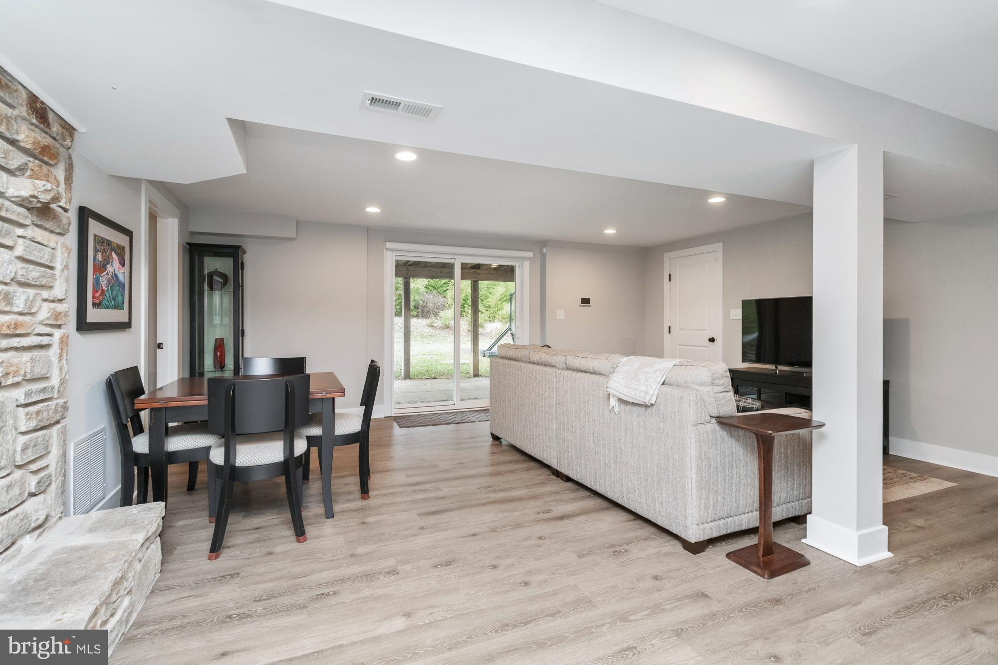 1406 AUTUMN LEAF ROAD