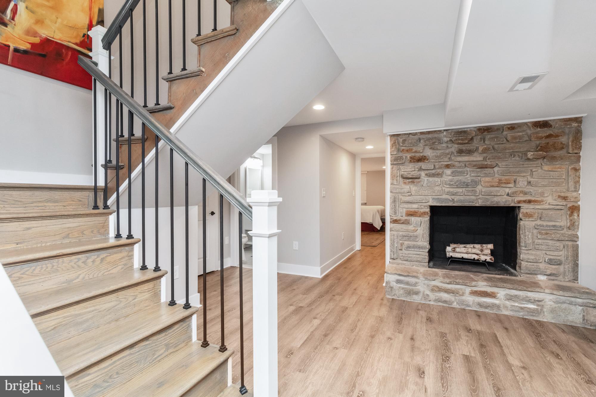 1406 AUTUMN LEAF ROAD